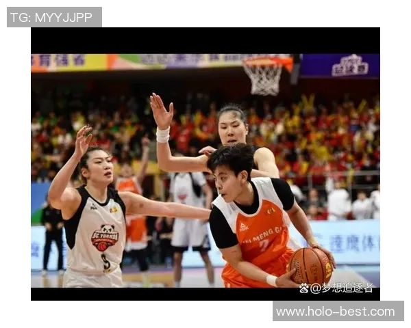 千里之外的篮球场上她是女明星的风采与坚持